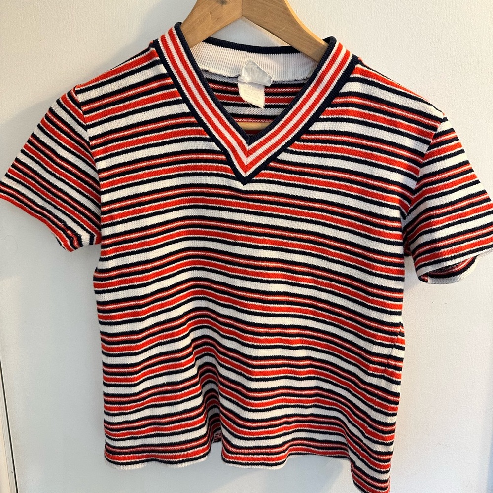 Vintage 100% cotton v neck sweater t shirt made in Canada